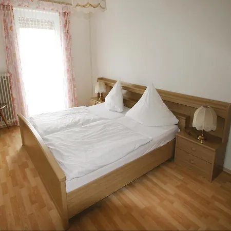 Ferienhaus Zur Mosel I 度假居 Kövenig